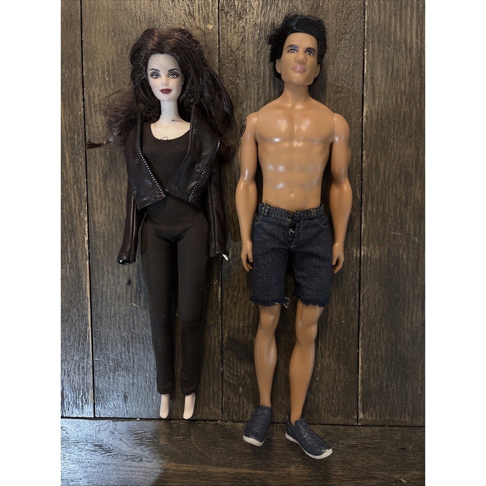 Breaking Dawn Twilight Part 2 Bella Barbie Doll Jacob Collector Label Mattel